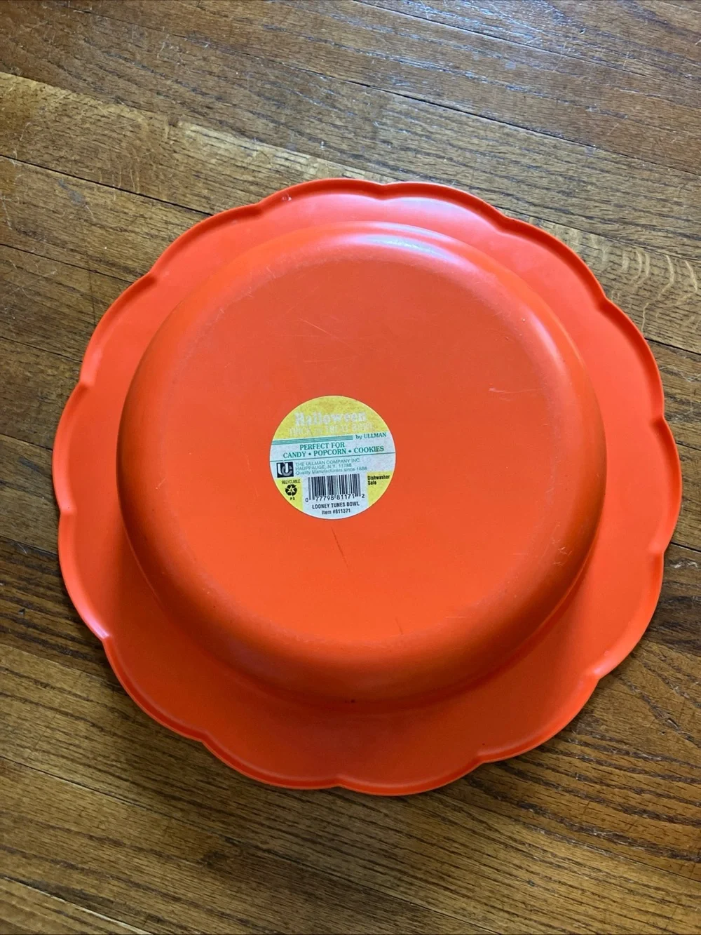 Vintage 1996 Looney Tunes Halloween Plastic Trick or Treat Candy Bowl